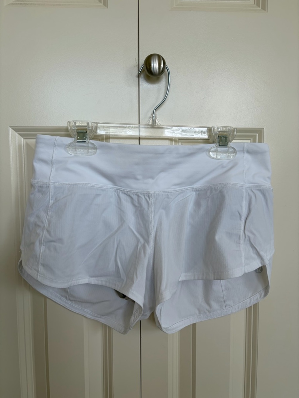 lululemon Hotty Hot Low-Rise Lined Shorts 2.5”